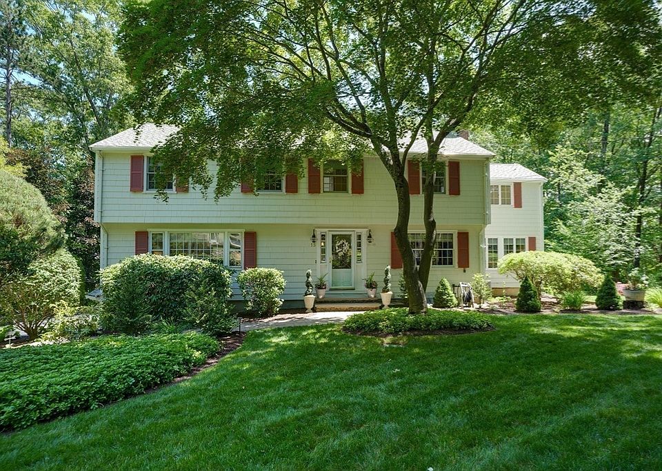 1st image of 15 Carter Dr