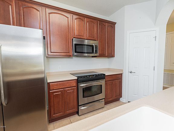 3rd image of 1576 Peregrine Cir Unit 405