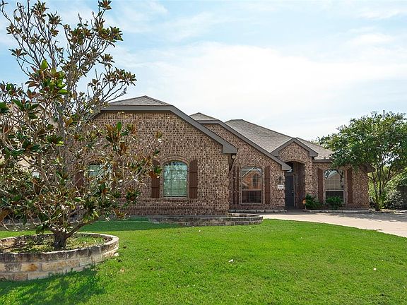 4th image of 1921 Spencer Ln