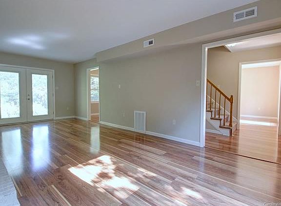 5th image of 7630 Walnut Wood Dr