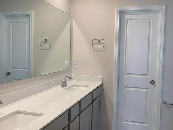 5th image of 10155 Chatham Run Ln