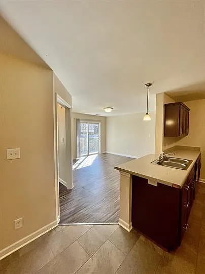 121 Colonnade Street — Photo 30