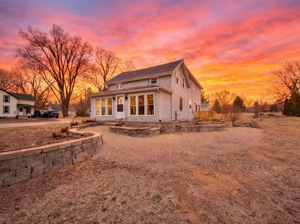 8083 S Green St, Dixon, IL 61021