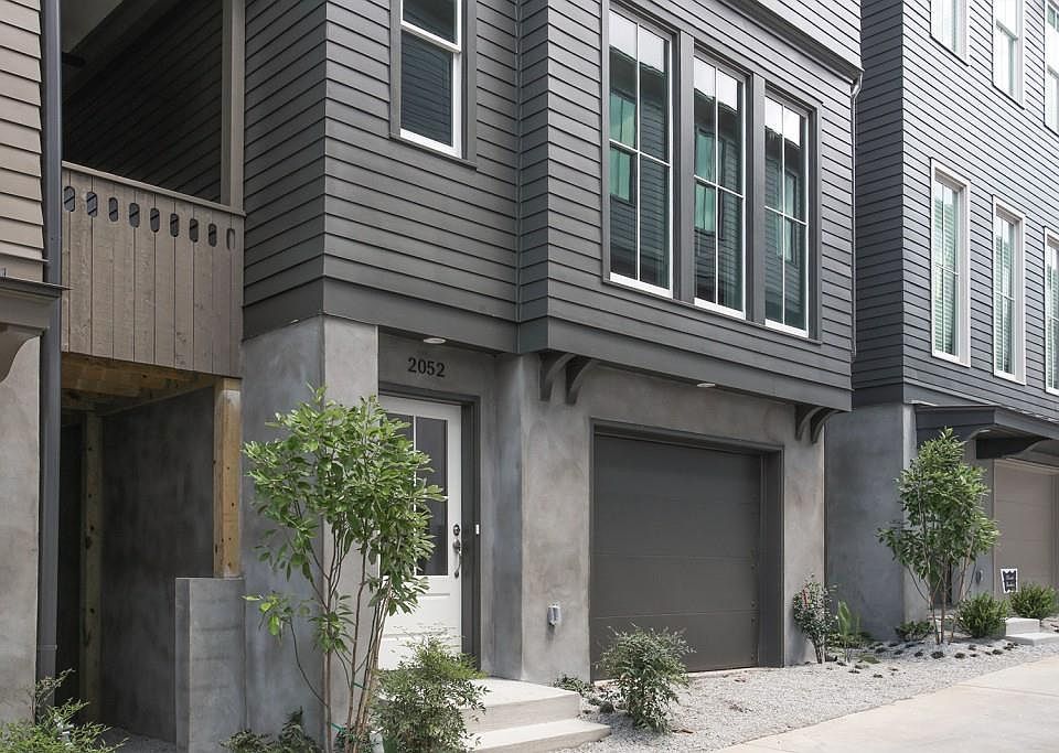 1st image of 2052 Telfair Cir NE #2052