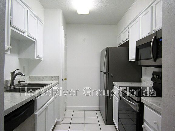 5th image of 1600 Green Briar Pkwy #C