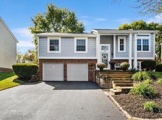 121 Clearbrook Dr, Cranberry Township, PA 16066