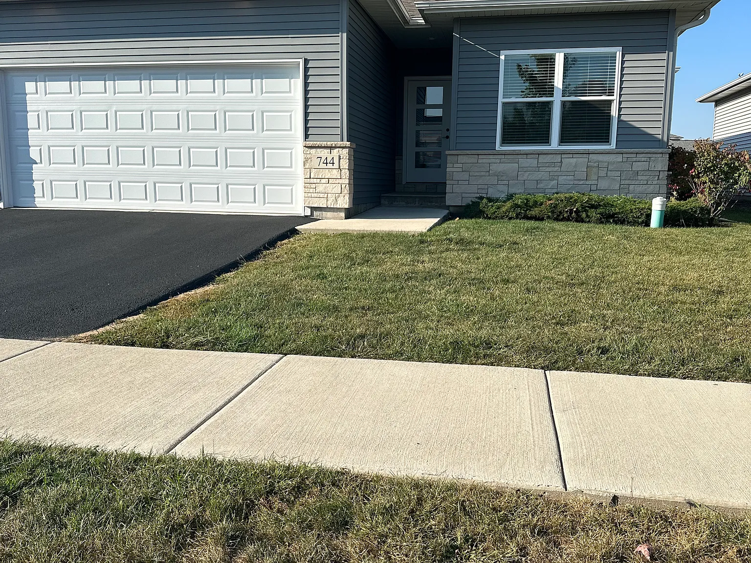 744 Quail Ln — Photo 1