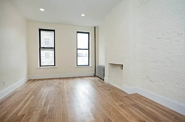 Rented by Weinstein Realty Group | media 7