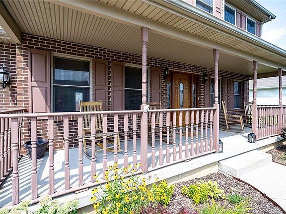 4th image of 305 Aspen Ct