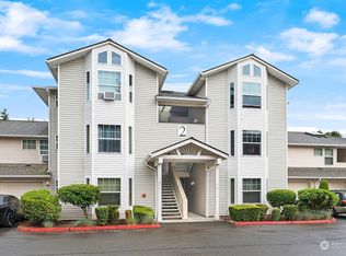 2001 120th Pl SE APT 2-204, Everett, WA 98208