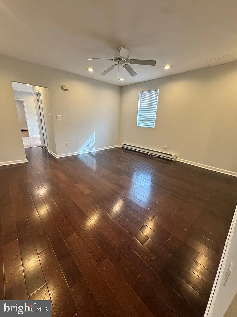 1 bed, 1.0 bath, 1280 sqft, $1,350 — Photo 2