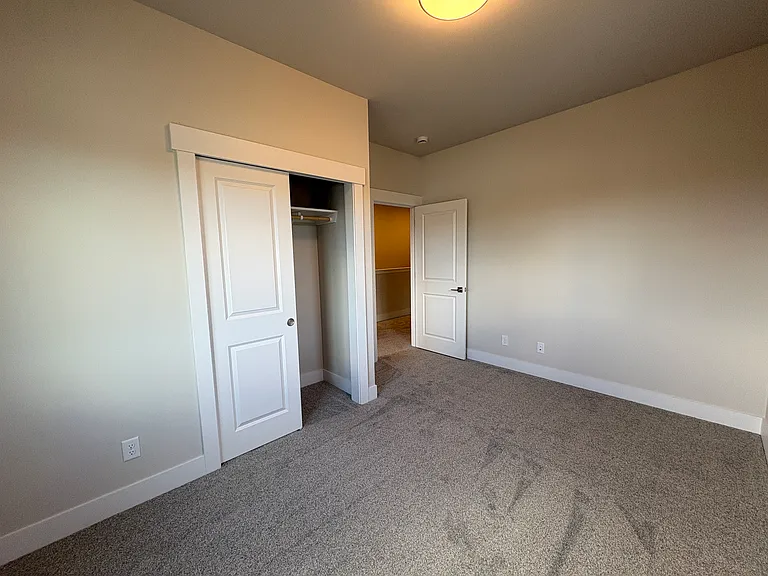 1075 Red Apple Rd #B6 — Photo 14