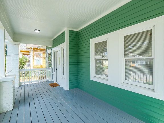 4th image of 1402 Graham St SW