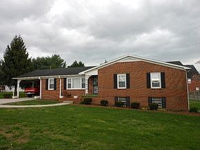2nd image of 905 Watauga Dr