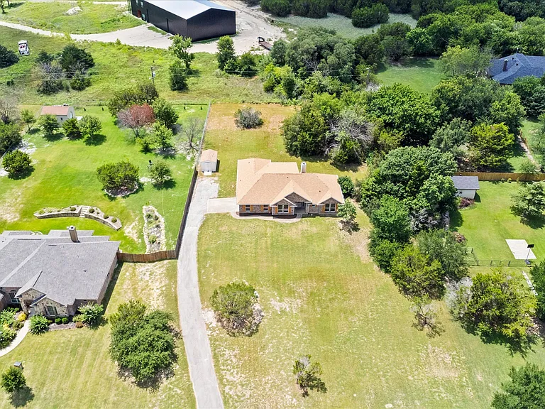2517 Hayley Dr — Photo 9