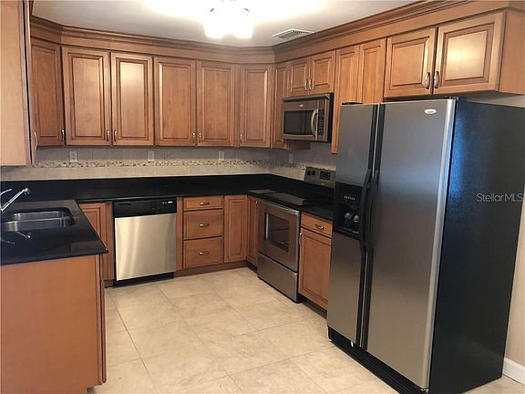3rd image of 1611 Hull Cir