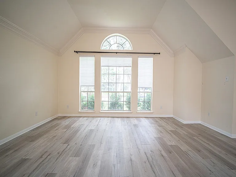 4503 Oak Valley Dr — Photo 2