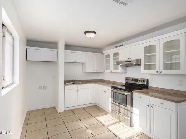 5826 S 4TH Street, Phoenix, AZ 85040