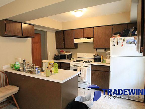 2nd image of 2104 Highwood Ave