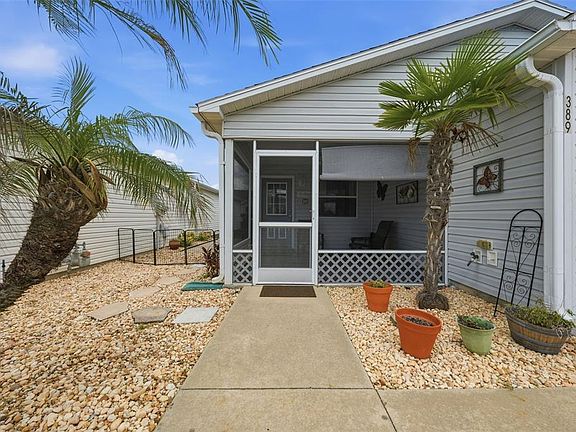 3rd image of 389 Seven Oaks Ln