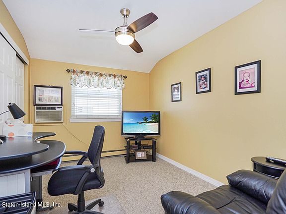 4th image of 1106 Rockland Ave