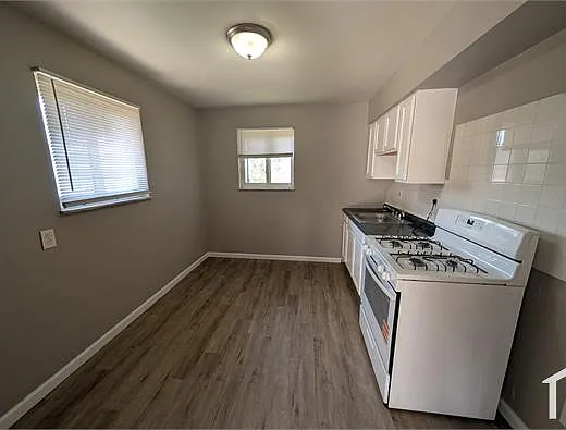 2 bed, 900 sqft, $1,100 — Photo 3