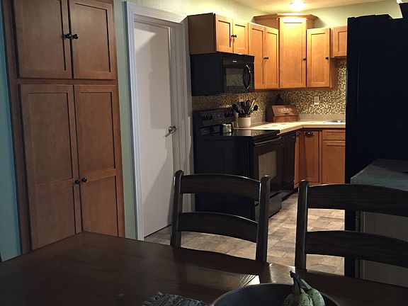 3rd image of 31 Carroll Ave