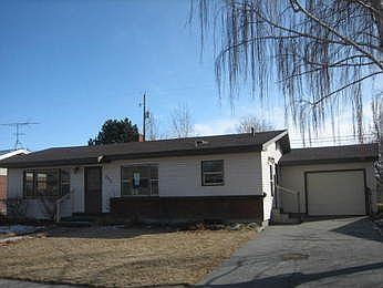 1st image of 305 Lincoln Dr