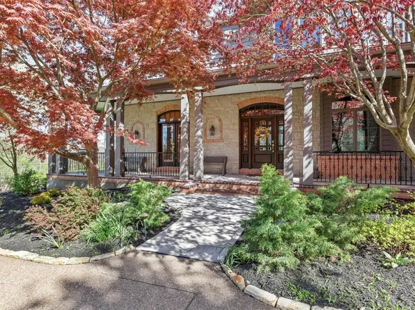 18128 Dawns Trl, Chesterfield, MO 63005