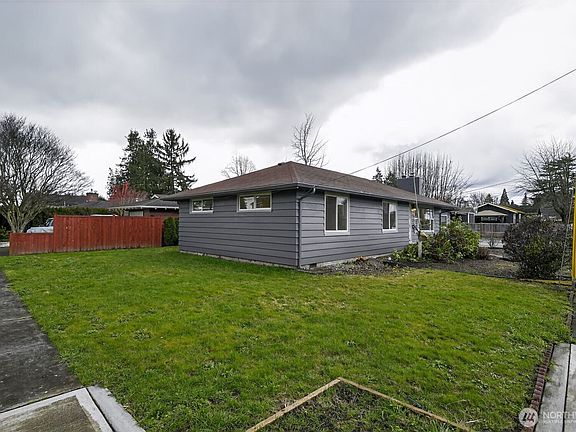 2nd image of 804 7th Avenue NW