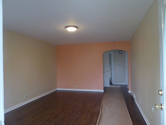 2nd image of 5201 Oak St