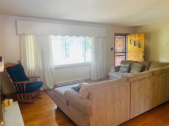 4th image of 2145 27th St