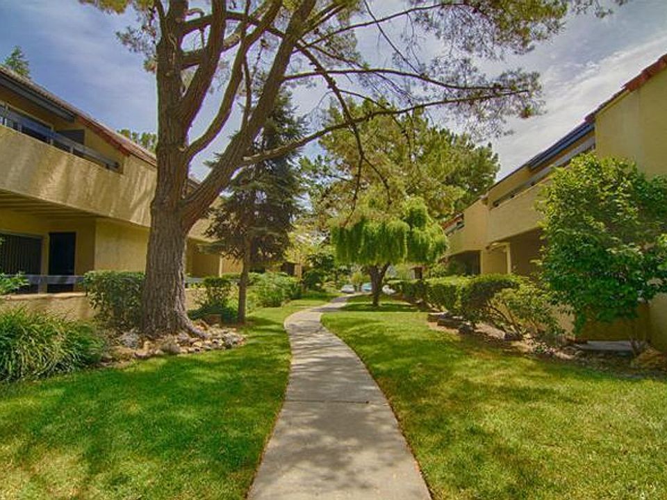 1st image of 300 Tradewinds Dr APT 7