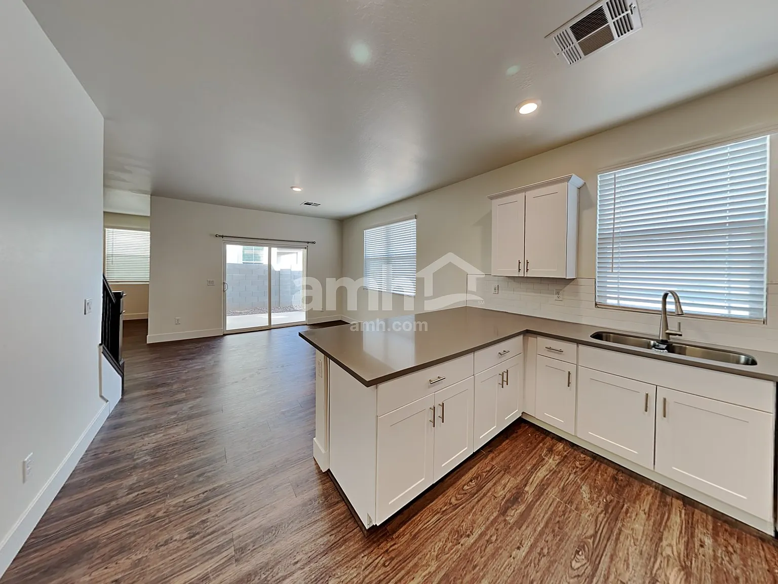 3 bed, 2.5 bath, 1752 sqft, $2,265 — Photo 4