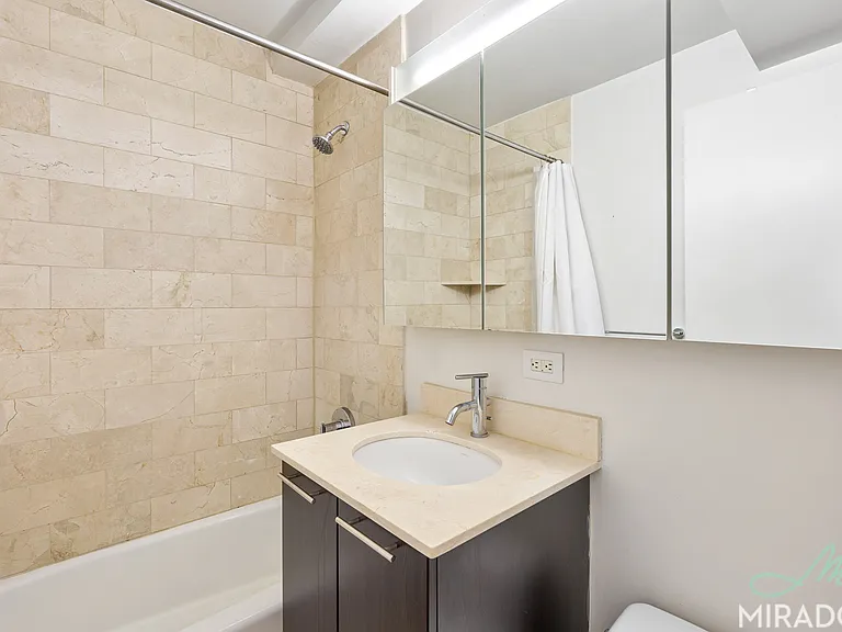 636 E 11th St #2F — Photo 7