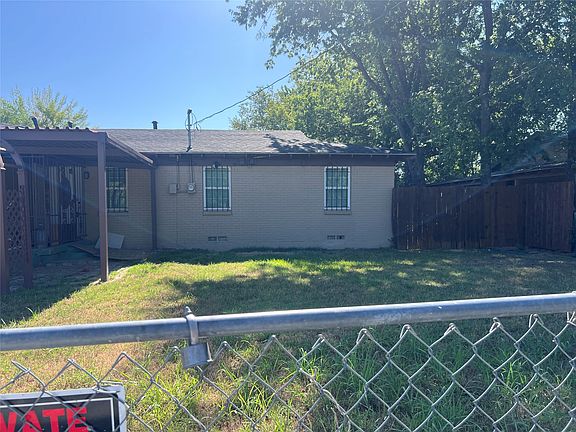 3rd image of 366 S Saint Augustine Dr