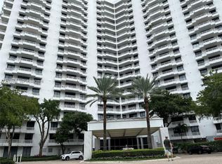3300 NE 192nd St APT 206, Aventura, FL 33180