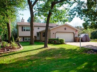 1091 102nd St, Pleasant Prairie, WI 53158