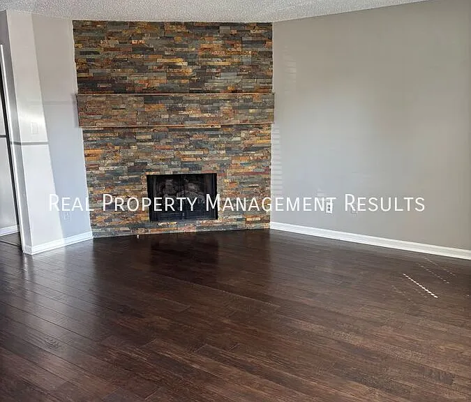 107 Olde Newburgh Dr — Photo 3