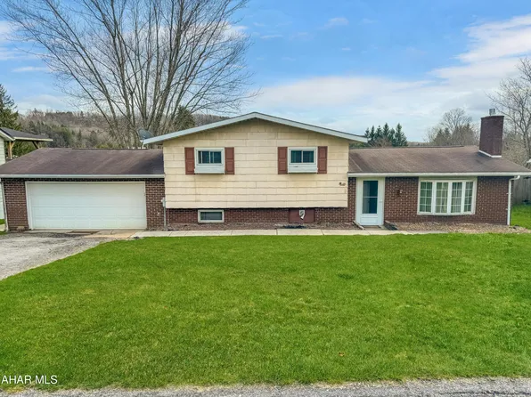133 Karen St, Ebensburg, PA 15931