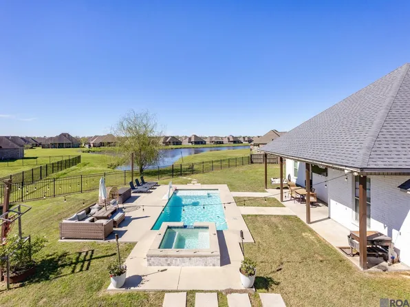 4180 Bayou Plantation Dr, Addis, LA 70710