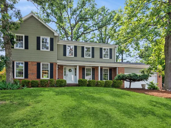 200 Timbercrest Dr, Schaumburg, IL 60193