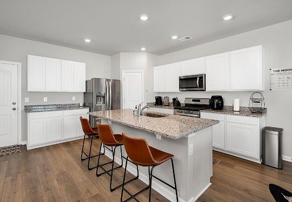 5th image of 1500 Ashgrove Pl