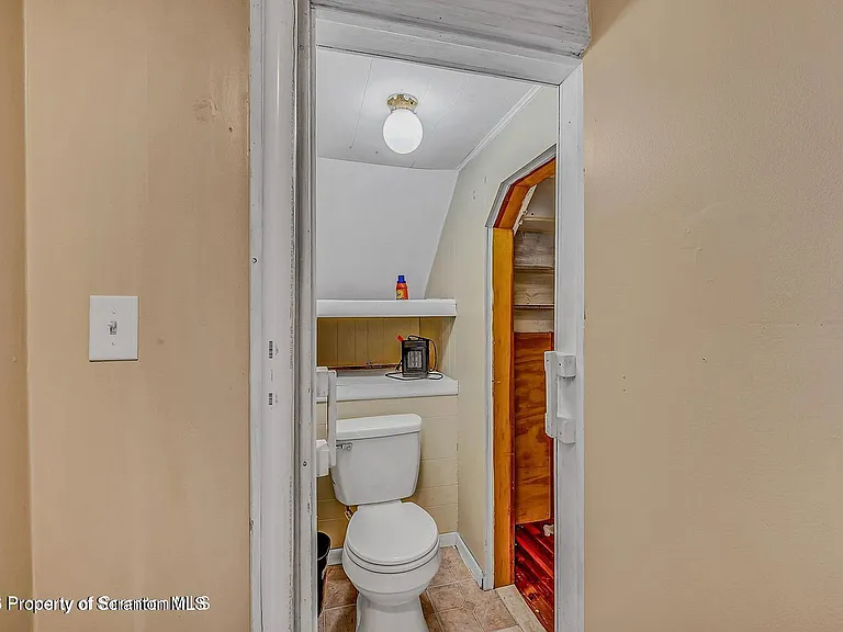 1200 Main St — Photo 15