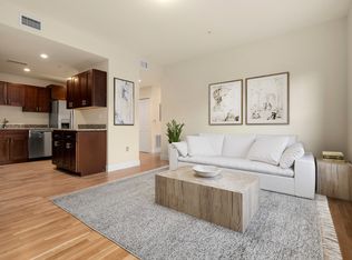 137 Peterborough St APT 6, Boston, MA 02215