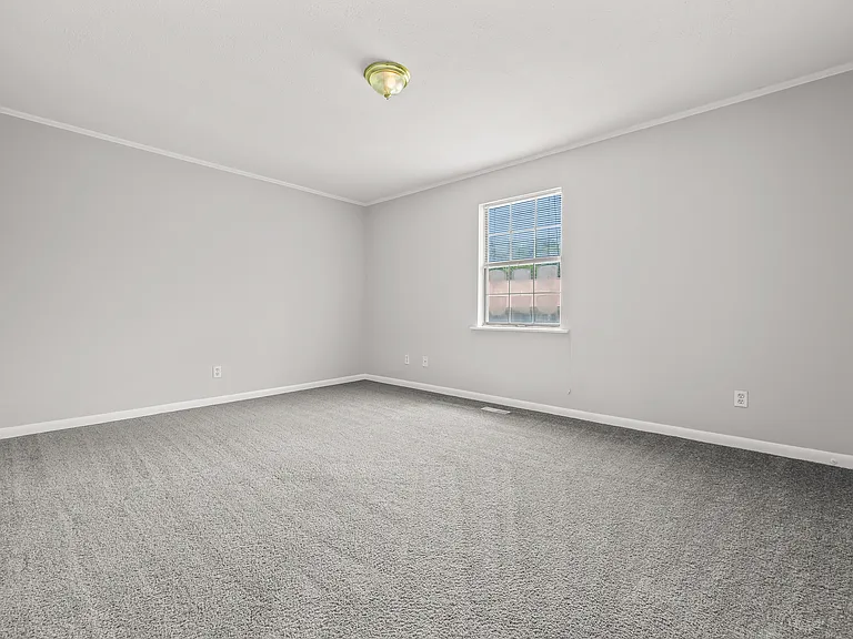 1791 Lee Ave — Photo 10