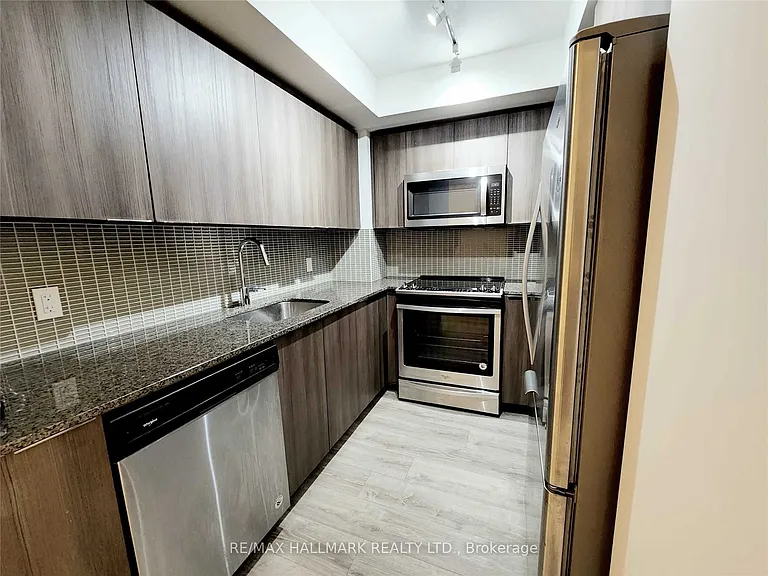 30 Shore Breeze Dr #922 — Photo 3