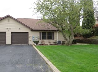 561 S Carthage Dr APT 3, Freeport, IL 61032