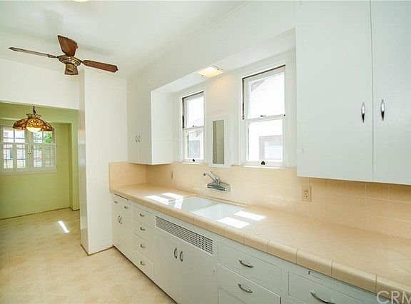 4th image of 318 Madison Ave