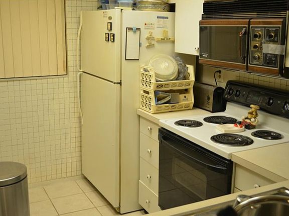 5th image of 3042 Eastland Blvd Unit H202